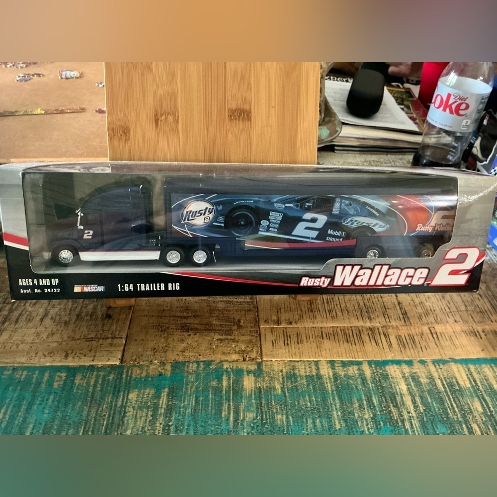 WINNERS CIRCLE Rusty Wallace Diecast Collector Trailer Rig Truck 2005 NASCAR NEW